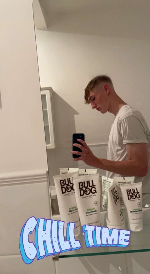 ओन्लीफैंस हैडर चित्र u167786645