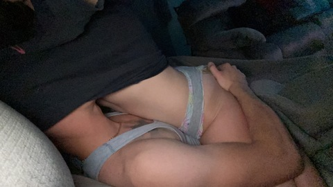 ओन्लीफैंस हैडर चित्र urfavs3x