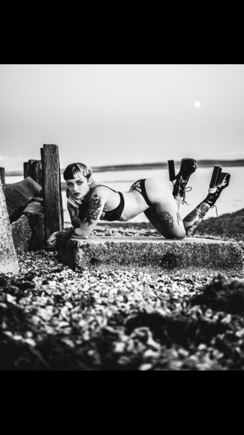 OnlyFans header picture vespersykes