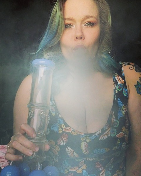 Gambar header OnlyFans vibes4daze