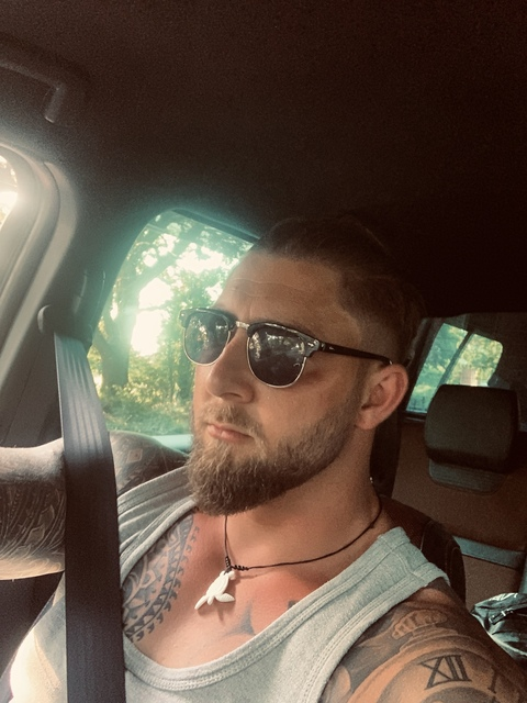 OnlyFans header picture viking-harrison