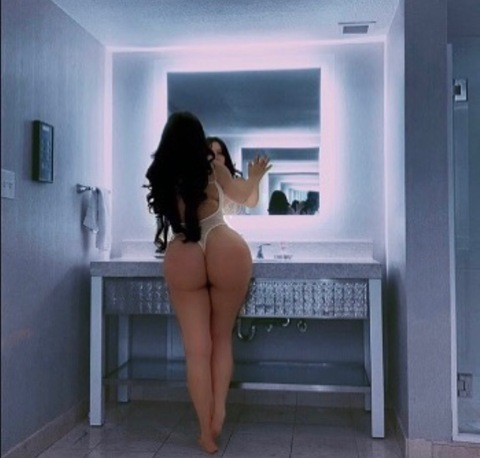 Header afbeelding van OnlyFans violetblankk