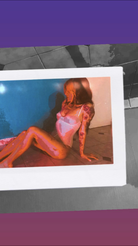 ओन्लीफैंस हैडर चित्र viryeth