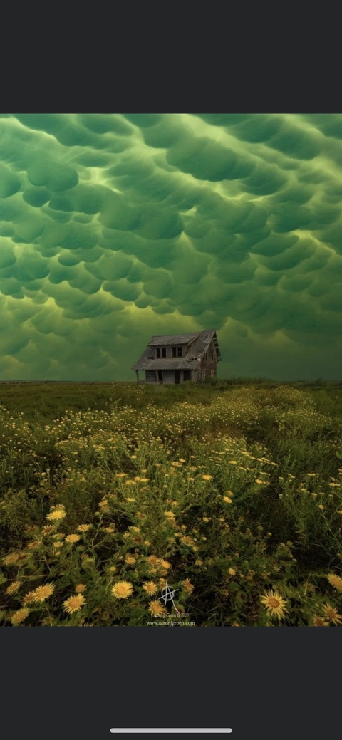 Снимка за заглавие на OnlyFans vitaminwaterandcleavage