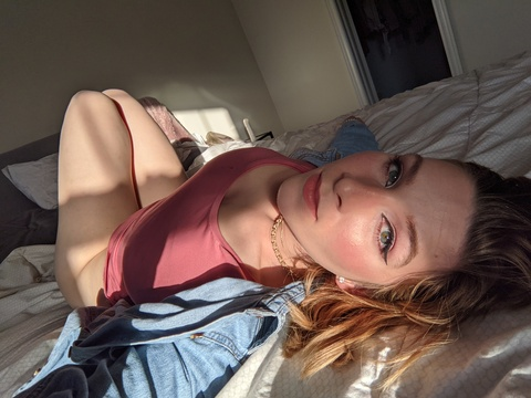 OnlyFans header picture vivid_whit