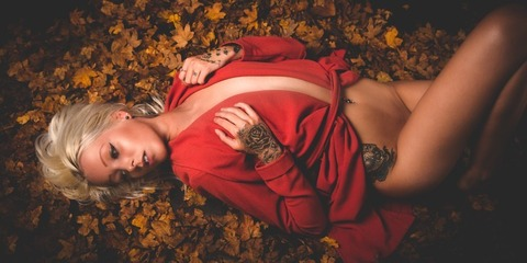 OnlyFans header picture wantsomecamieve