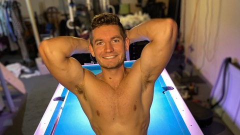 OnlyFans header picture whattheefffans