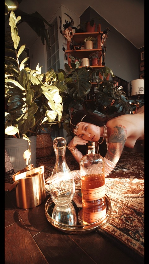 OnlyFans header picture xmishacrossx