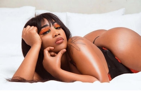 OnlyFans Titelbild xomonica