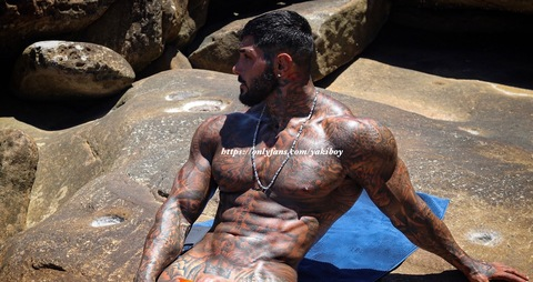 ओन्लीफैंस हैडर चित्र yakiboy