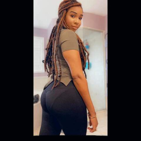 OnlyFans header picture yielando