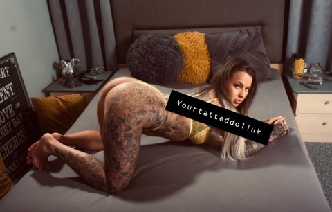 Imagem do cabeçalho do OnlyFans de yourtatteddolluk